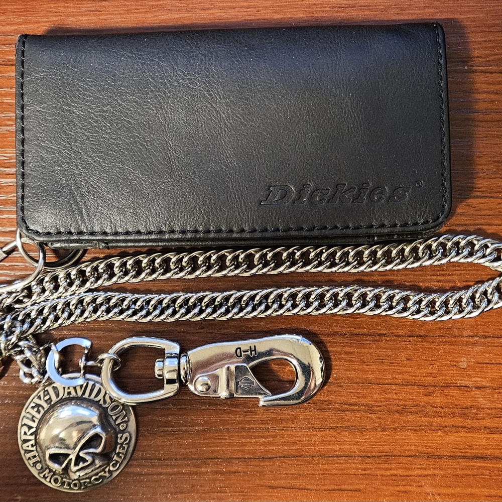 Dickies Black Leather Wallet with Silver Harley Davidson Chain